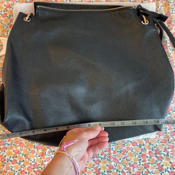 H&M Black Vegan Leather Bag, Like New, Zipper Top, Tassel Detail, Interior Zippe - Picture 4 of 6